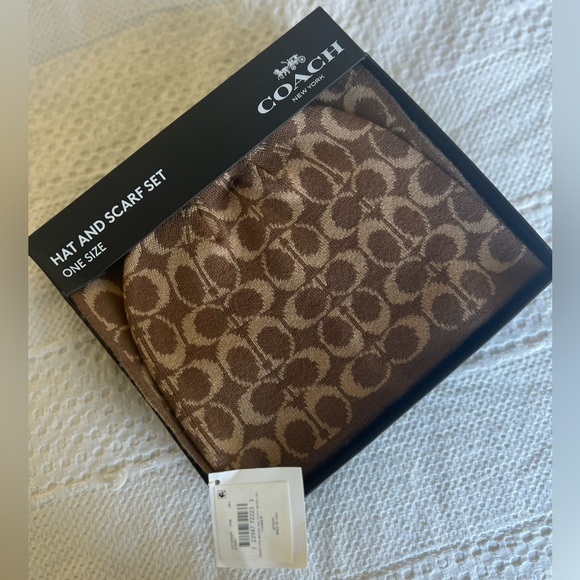 NWT Authentic Coach Gift Set: Monogram Beanie Hat and Scarf - Picture 4 of 10